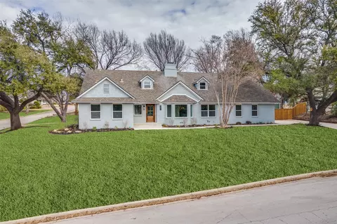 3851 Pelham Rd, Fort Worth, TX 76116