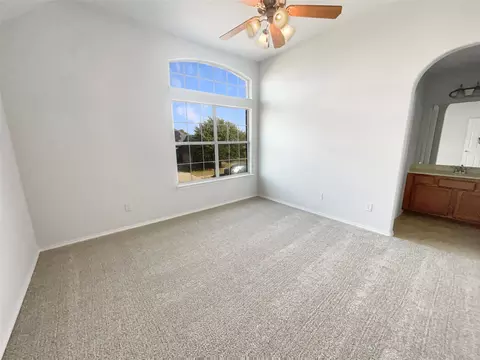754 Ruby Ct, Burleson, TX 76028 photo 19