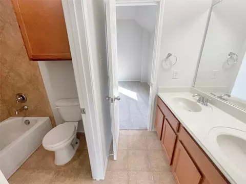 754 Ruby Ct, Burleson, TX 76028 photo 15