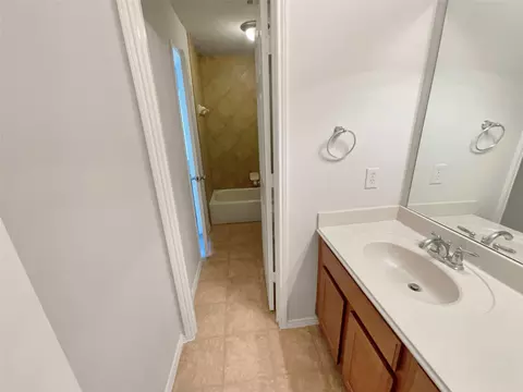 754 Ruby Ct, Burleson, TX 76028 photo 17