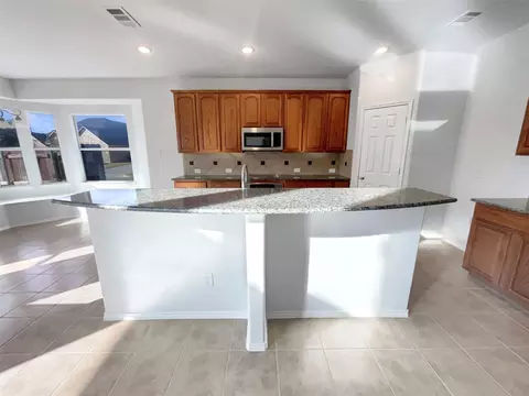754 Ruby Ct, Burleson, TX 76028 photo 10