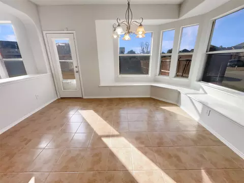 754 Ruby Ct, Burleson, TX 76028 photo 11