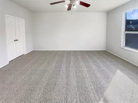 754 Ruby Ct, Burleson, TX 76028 photo 4