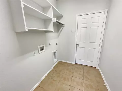 754 Ruby Ct, Burleson, TX 76028 photo 9
