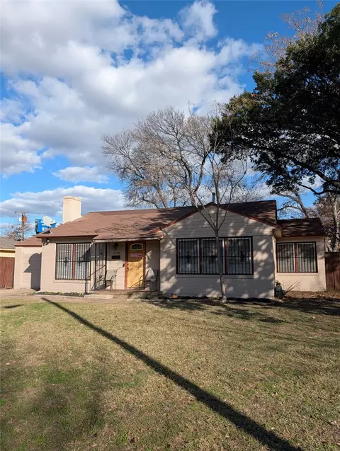 2748 S Llewellyn Ave, Dallas, TX 75224