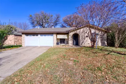 1717 Oak Tree Dr, Denton, TX 76209