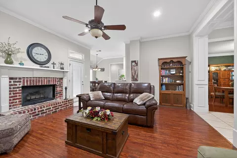 109 Southern Pine Pl, Mabank, TX 75156