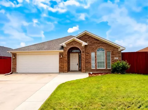 959 Heather St, Burleson, TX 76028