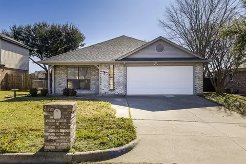 1610 Oxford Dr, Mansfield, TX 76063