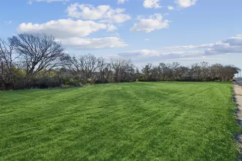 1010 N Cedar Ridge Dr, Duncanville, TX 75116