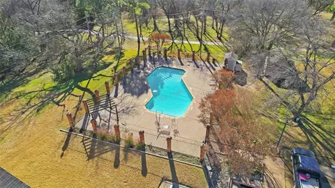 Exterior - 24 Abbey Rd, Euless, TX 76039 photo 3 of 6