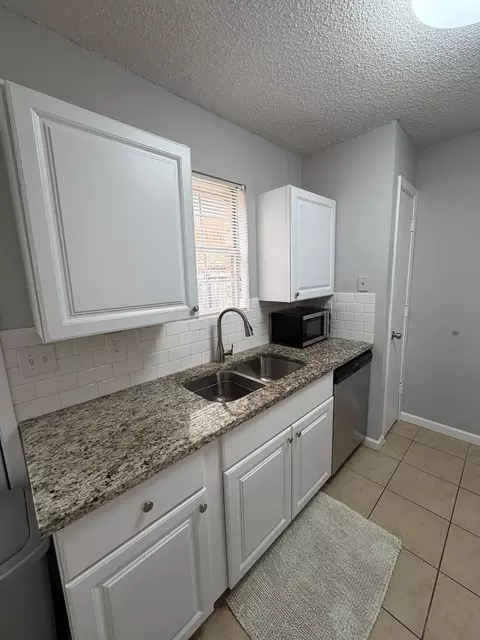 Kitchen - 24 Abbey Rd, Euless, TX 76039 photo 3 of 7