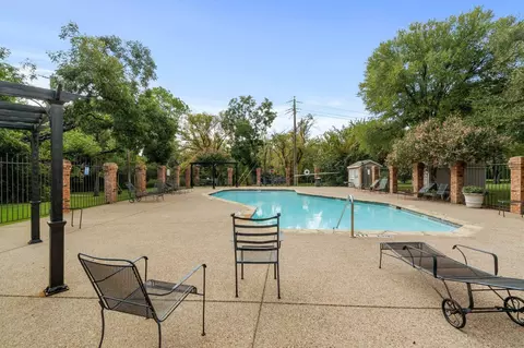Exterior - 24 Abbey Rd, Euless, TX 76039 photo 5 of 6