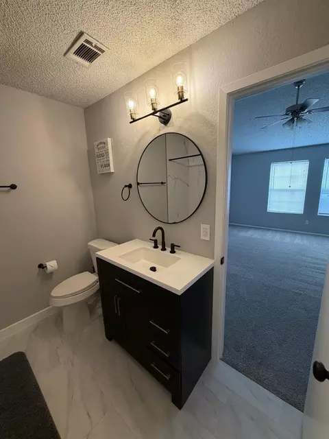 Bath - 24 Abbey Rd, Euless, TX 76039 photo 4 of 6