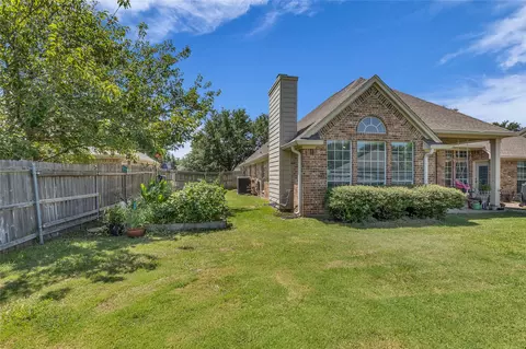 Exterior - 5613 Landsdown Dr, Waco, TX 76708 photo 4 of 5