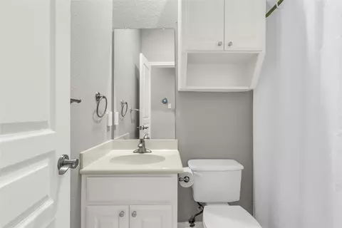Bath - 5613 Landsdown Dr, Waco, TX 76708 photo 3 of 3