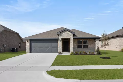 1908 Seminole Dr, Cleburne, TX 76033
