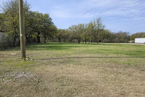 6624 Oak Crest Dr W, Forest Hill, TX 76140