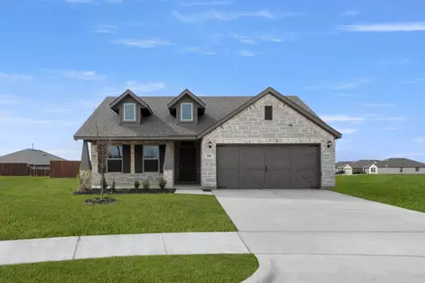 301 Comanche Dr, Cleburne, TX 76033