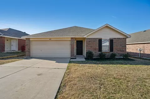 4933 Parkrise Dr, Fort Worth, TX 76179
