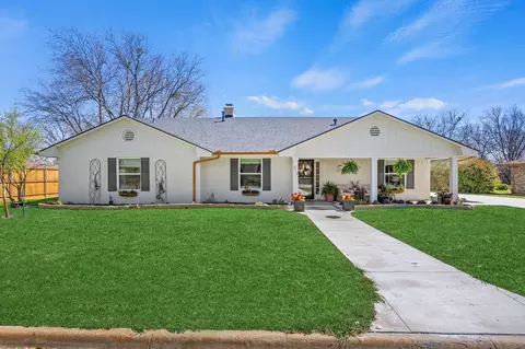 319 S Jackson Ave, Justin, TX 76247