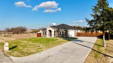 2202 Lakeshore Ln, Glenn Heights, TX 75154