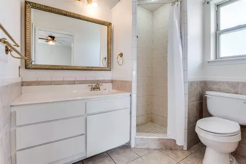 Bath - 213 Sixpence Ln, Euless, TX 76039 photo 1 of 1