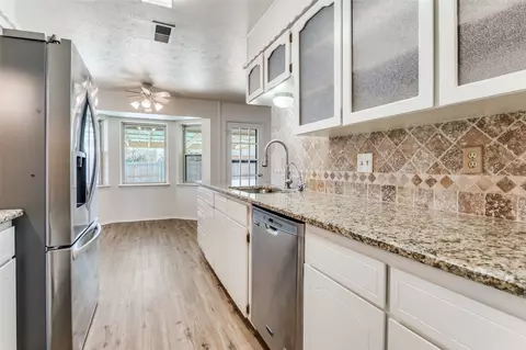 Kitchen - 213 Sixpence Ln, Euless, TX 76039 photo 2 of 3