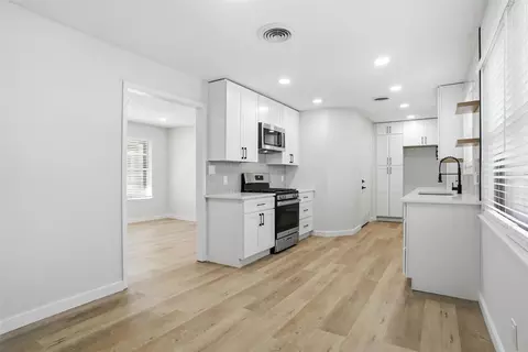 4712 Carlyle Dr, Fort Worth, TX 76132