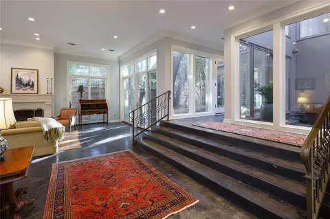 7 Glenchester Ct, Dallas, TX 75225