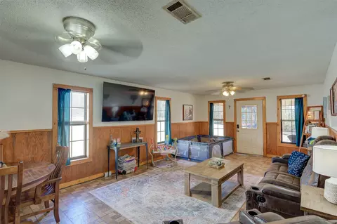 Living - 862 Methodist Camp Rd, Minden, LA 71055 photo 1 of 3