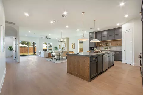 3910 Vineyard Dr, Dallas, TX 75212