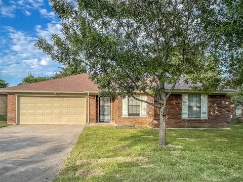 7016 Yorkston St, Watauga, TX 76148
