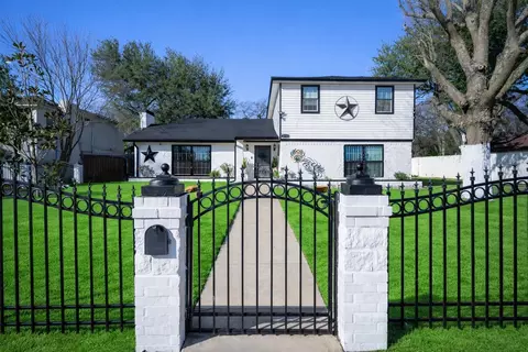 2133 Pleasant Dr, Dallas, TX 75227