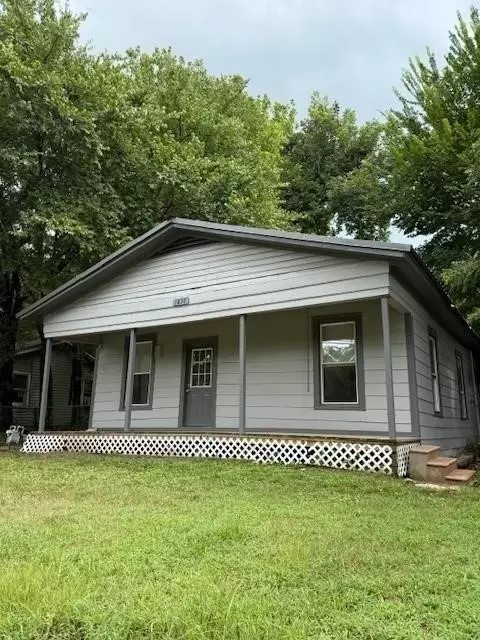 1837 W Houston St, Paris, TX 75460