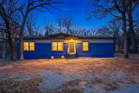 2114 Hickory St, Mabank, TX 75156