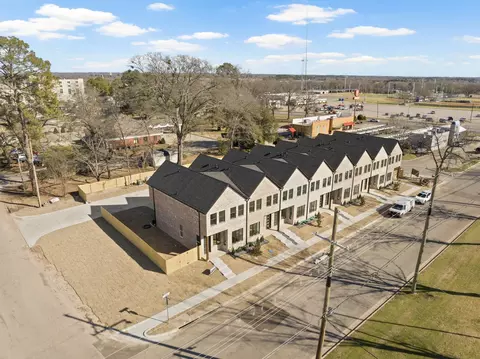 196 W 17th St, Mount Pleasant, TX 75455