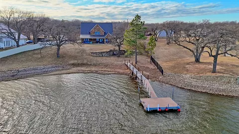 202 Storey Rd, Nocona, TX 76255