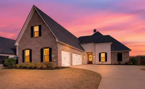 168 N Canal Dr, Bossier City, LA 71111