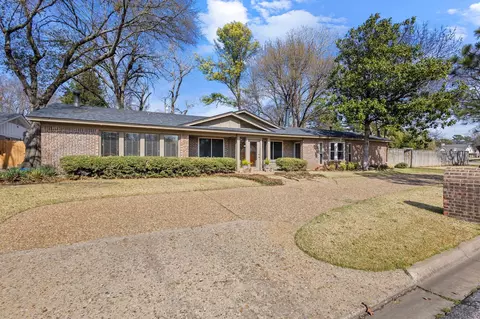 513 W Mclain Dr, Sherman, TX 75092