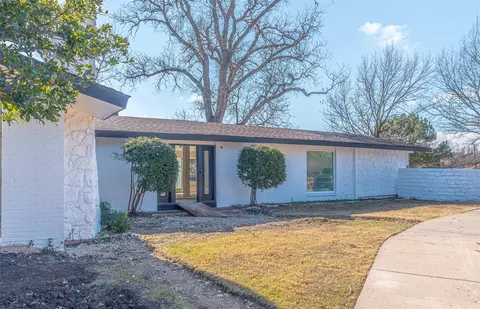 3640 Brookhaven Club Dr, Farmers Branch, TX 75234