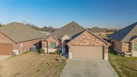 8515 Larry Ct, Greenville, TX 75402