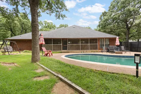 117 William Wallace Dr, Burleson, TX 76028