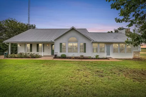 2152 Sommerfeld Dr, Waco, TX 76705