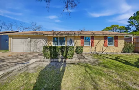 1016 Calcutta St, Hurst, TX 76053
