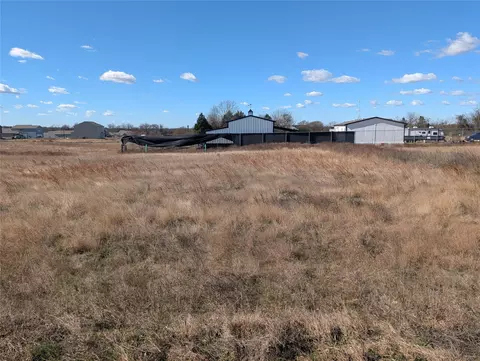 276 Victory Dr, Mabank, TX 74147