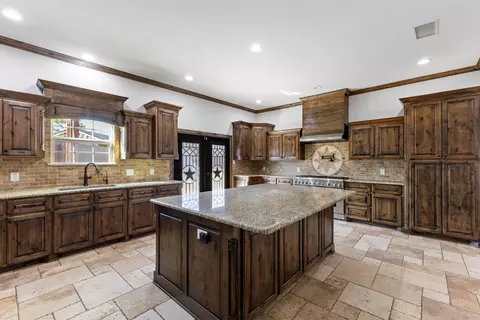 1809 Williams Dr, Garland, TX 75042