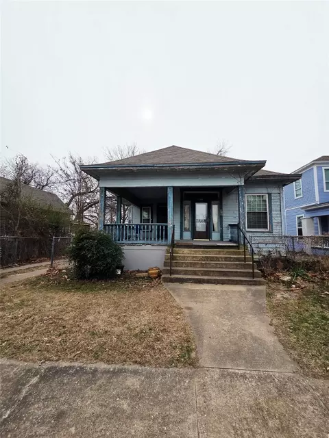 614 W Owings St, Denison, TX 75020