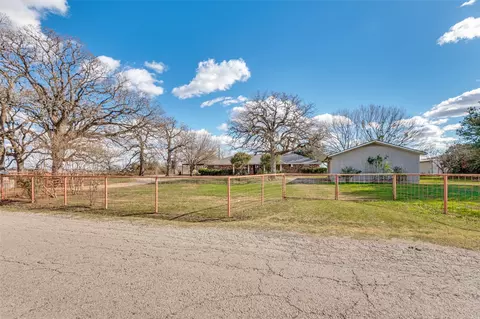 515 Farr Altom Rd, Combine, TX 75159