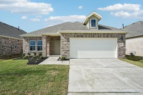 1613 Mahogany Ave, Alvarado, TX 76009